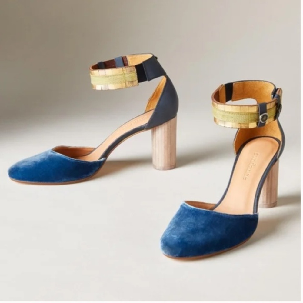 Sundance Aurora Blue Velvet Ankle Strap Heels Size 39 8.5